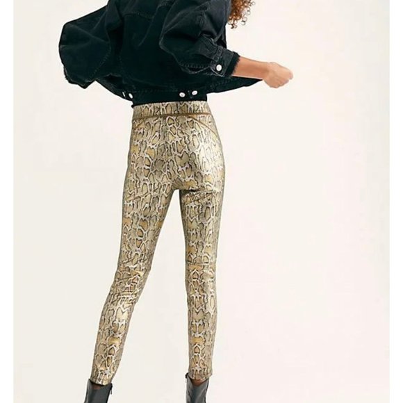Free People Rio Printed Vegan Metallic Gold Python Snakeskin Pull On Leggings XS - Picture 2 of 8